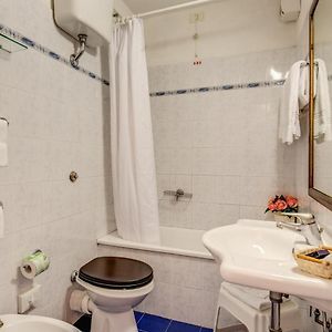 Klassieke Kamer met Twee Aparte Bedden